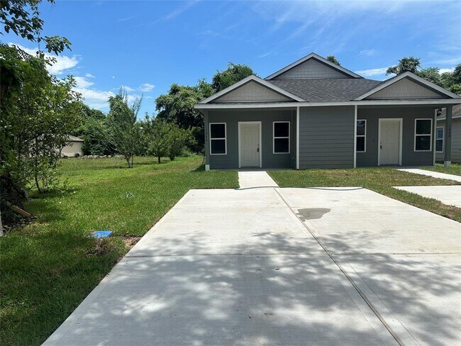 Building Photo - 104 Turner Dr