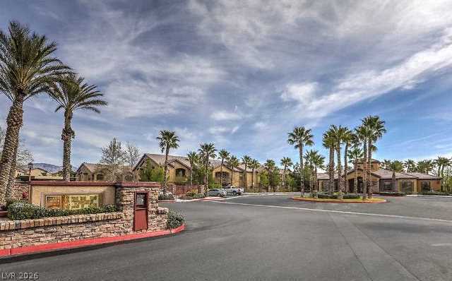 Foto del edificio - 8250 N Grand Canyon Dr