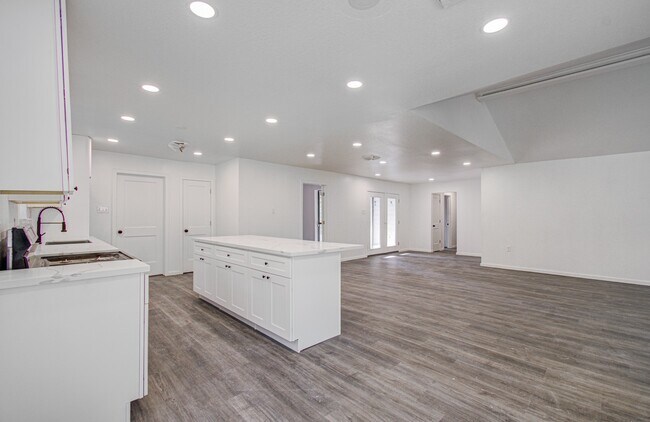 Foto del edificio - 816 Glen Hollow Dr