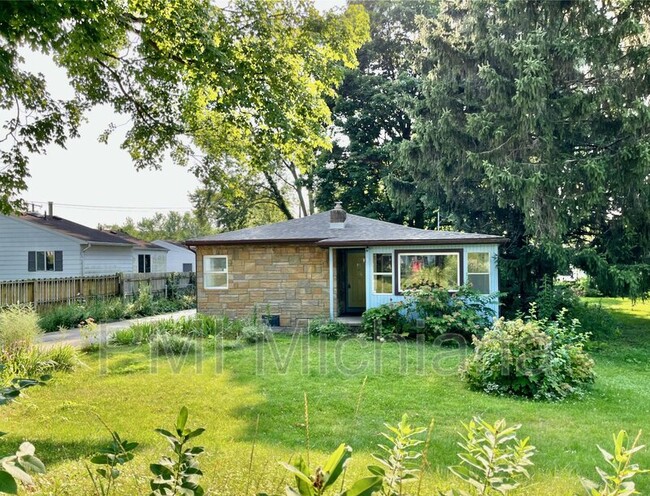Building Photo - 54305 Terrace Ln