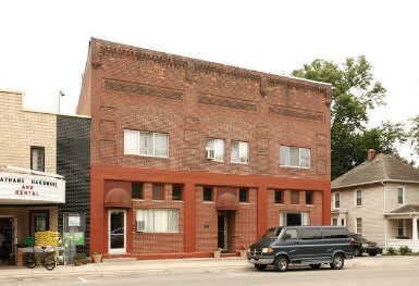 Primary Photo - 39 W Main St