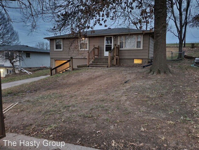Foto del edificio - 4 br, 2 bath House - 4021 N Spruce Avenue