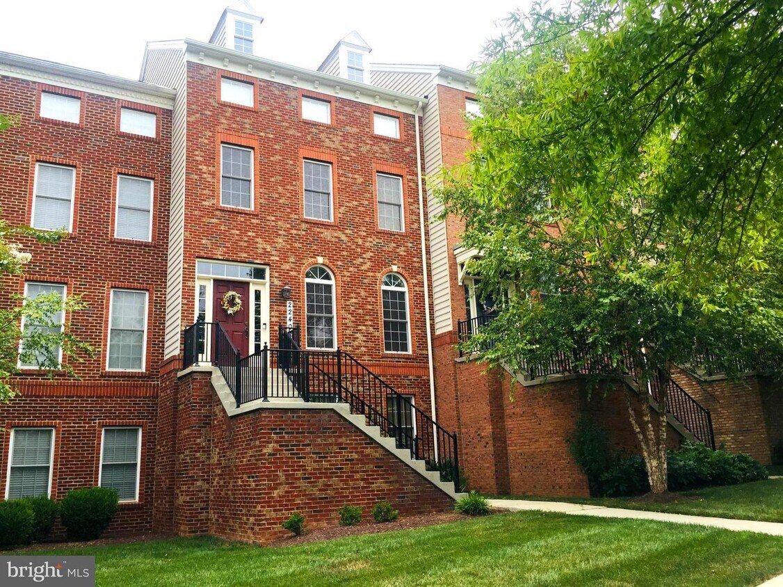 Primary Photo - 22402 Brick Haven Way