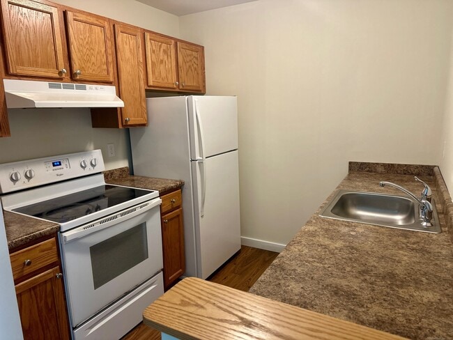 Building Photo - 3699 Broadbridge Ave