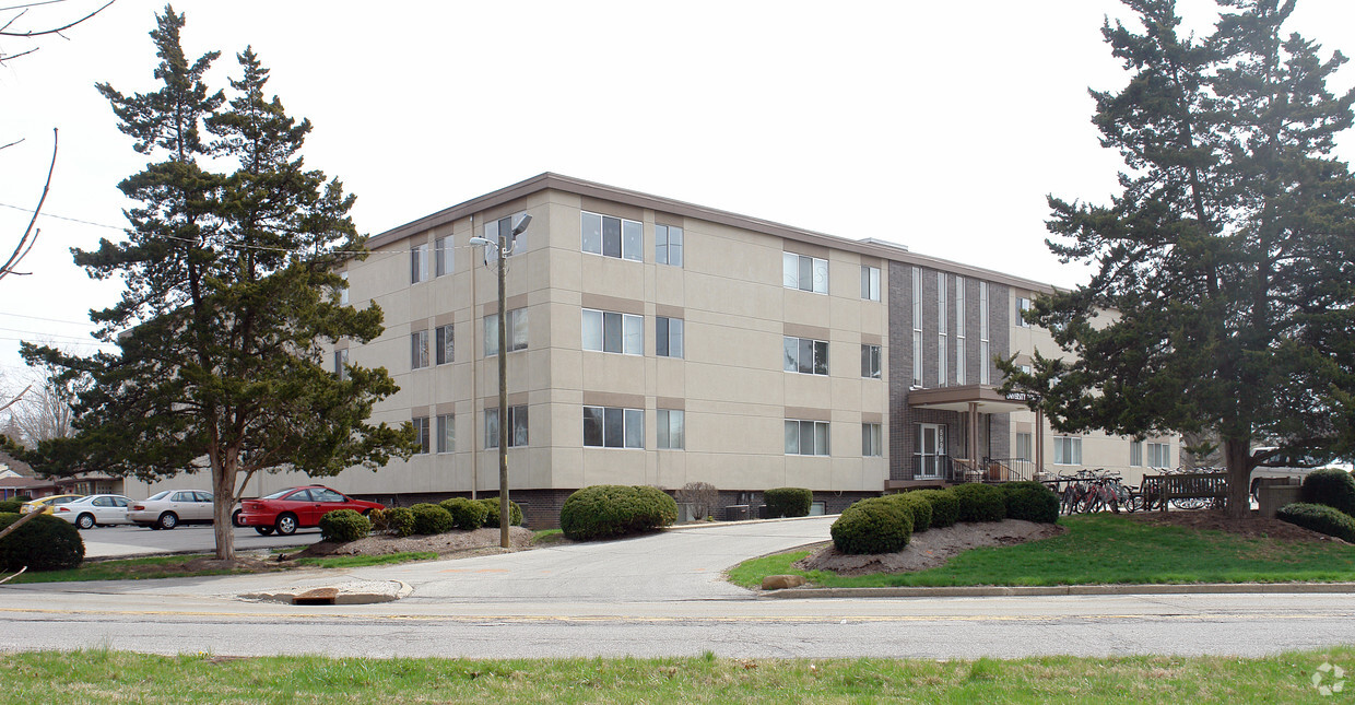 Building Photo - University Terrace