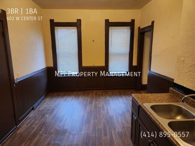 Building Photo - 602 W. Center - 3 Bedroom Lower