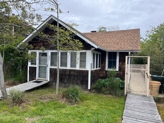 Building Photo - 896 Evergreen