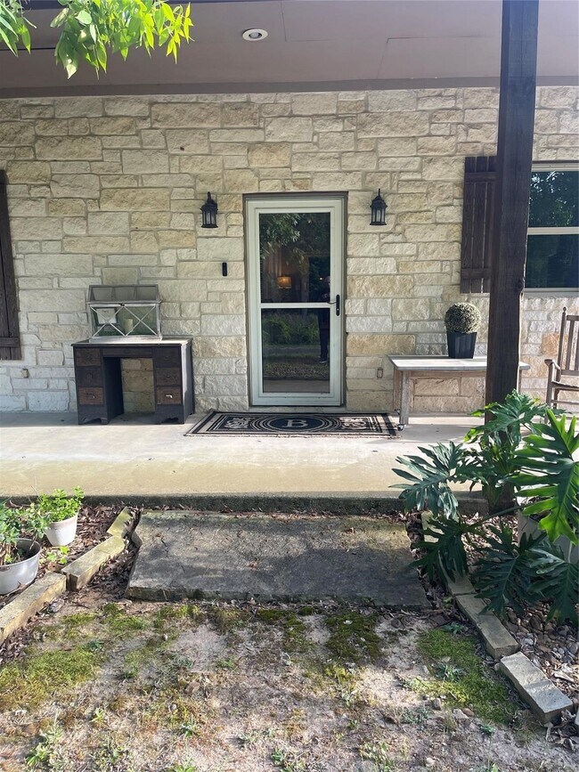 Foto del edificio - 5224 Old Israel Rd