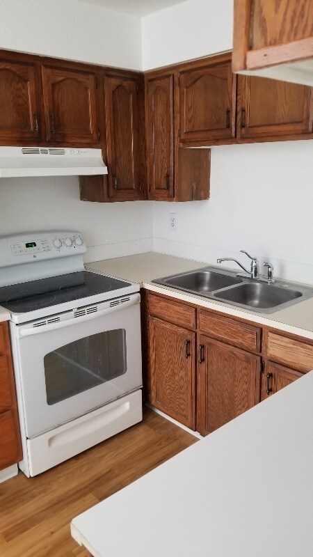 Foto principal - 8000 W 10th Ave
