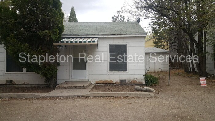 2142 Dickerson Rd Reno Nv 89503 Townhouse For Rent In Reno Nv Apartments Com