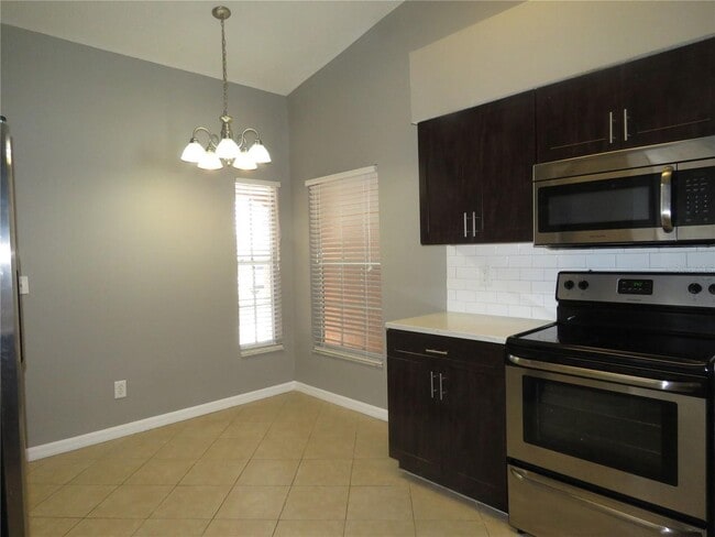 Foto del edificio - Nice and Clean Four Bedroom, two bath & two car garage