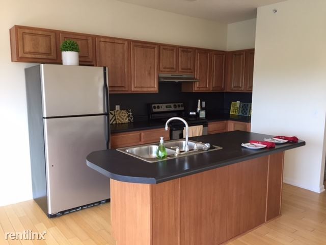 Kitchen - Metropolitan Park Apartments