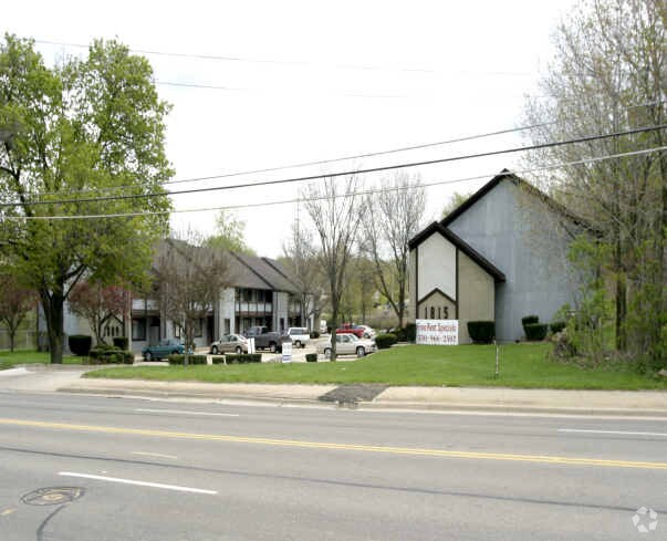 Building Photo - 1809-1815 S Arlington St