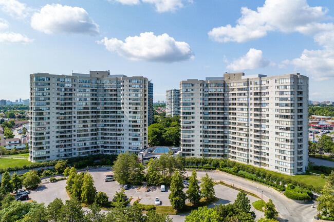 Building Photo - Optima On The Park