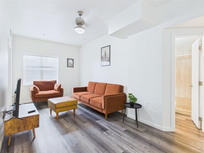 Foto del edificio - 911 W 22nd St