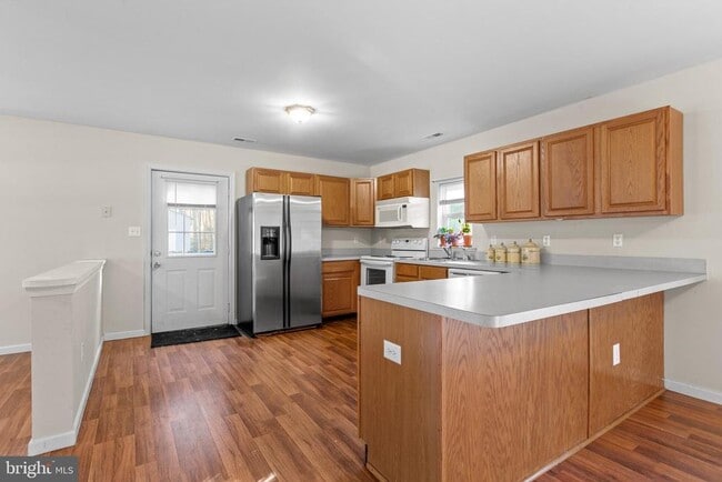 Building Photo - 16197 Thomas Rd