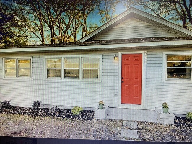 Foto del edificio - Cute Home Downtown Easley