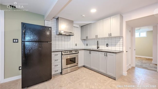 Building Photo - 557 Havelock Dr