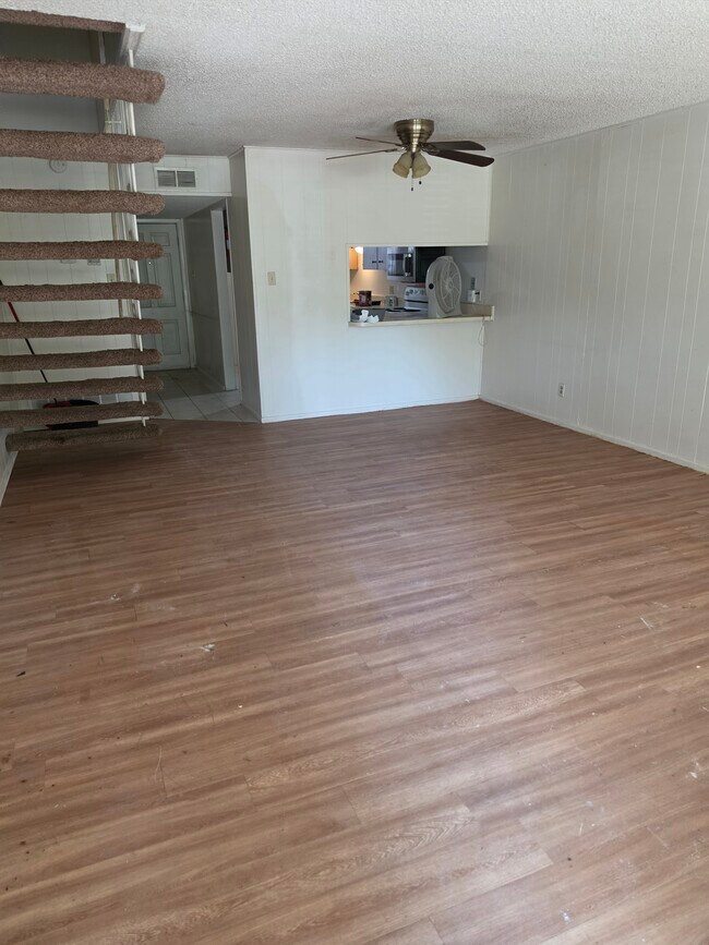 Building Photo - Park Place Townhomes 4414
