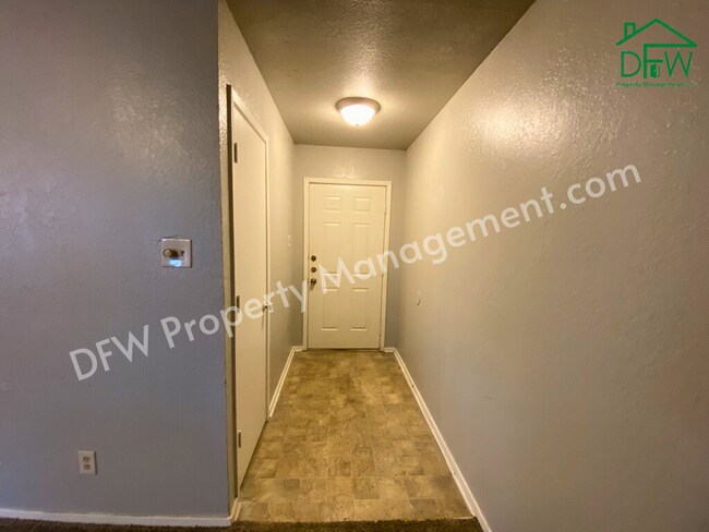 Foto del edificio - 4011 Ridgebrook Dr