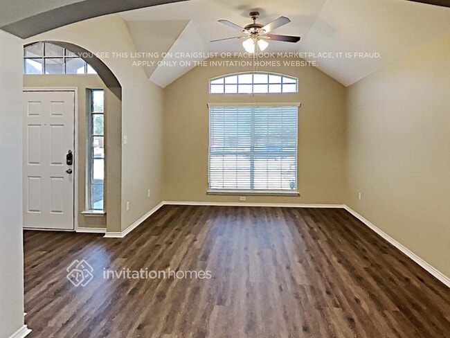 Foto del edificio - 904 Chestnut Ln