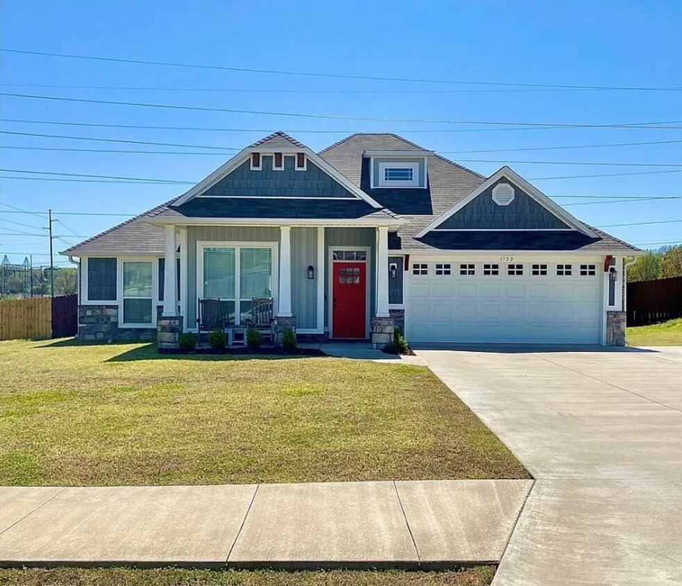 Primary Photo - Spacious 3 Bedroom Rental **Available Now**