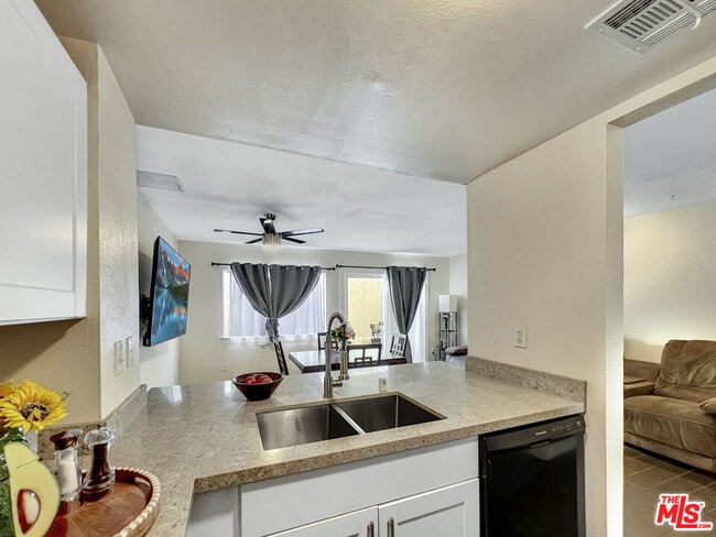 Building Photo - 13701 Hubbard St