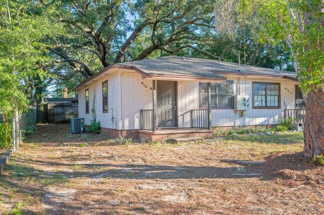 Building Photo - Cozy duplex in the heart of Niceville!