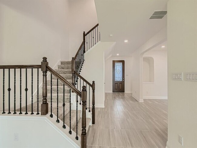 Building Photo - 1832 Bogata Ln