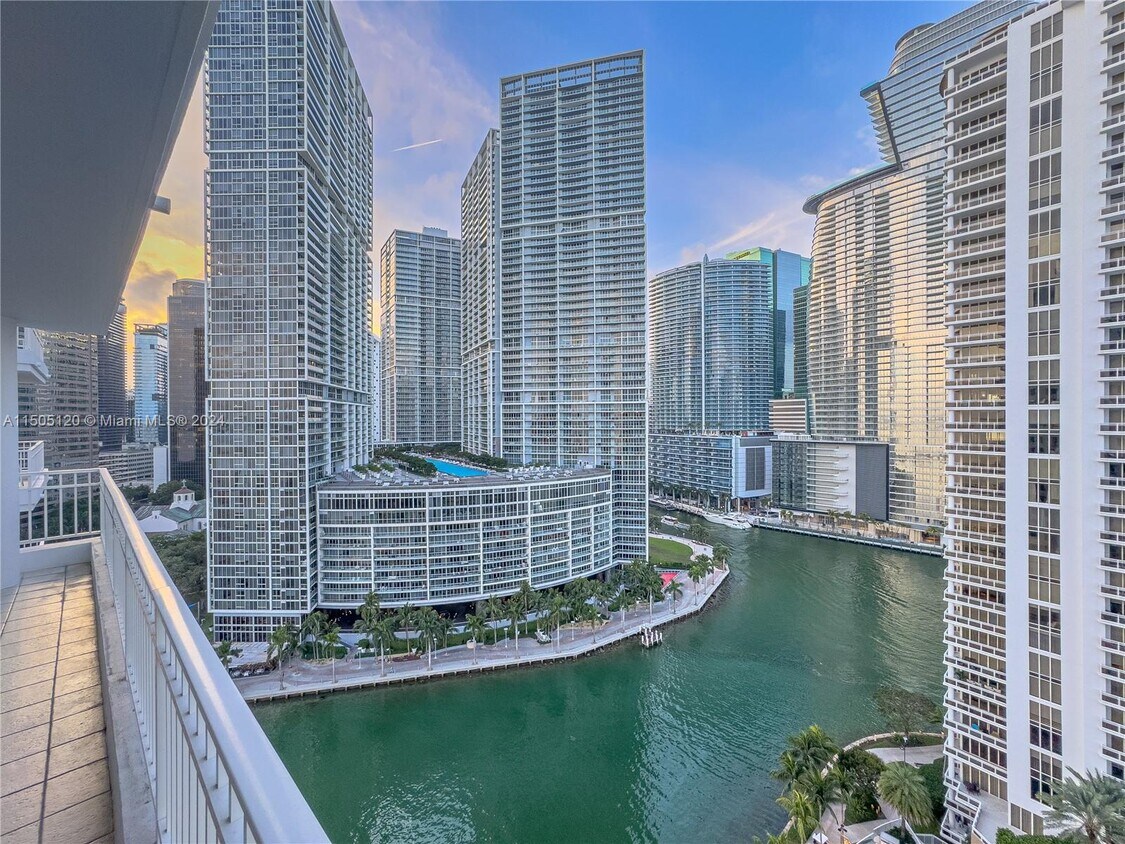Foto principal - 801 Brickell Key Blvd