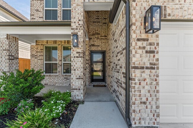 Building Photo - 1585 Sunrise Gables Dr