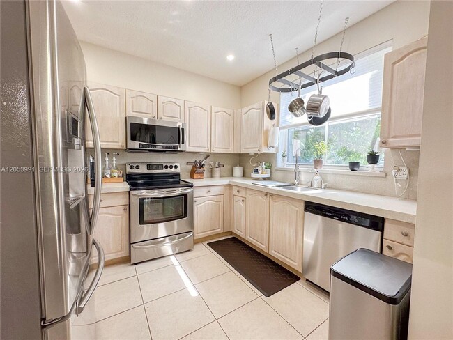 Photo - 130 Riverwalk Circle 130, Sunrise, FL 33326 - 2289 House
