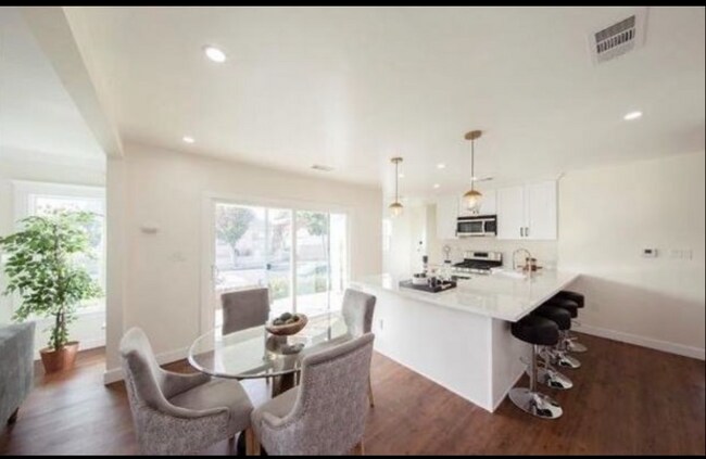 Foto del edificio - 4279 Walton Ave