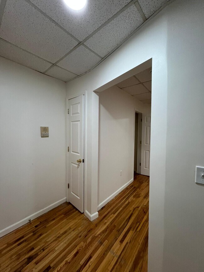 Foto del edificio - 171 W 48th St