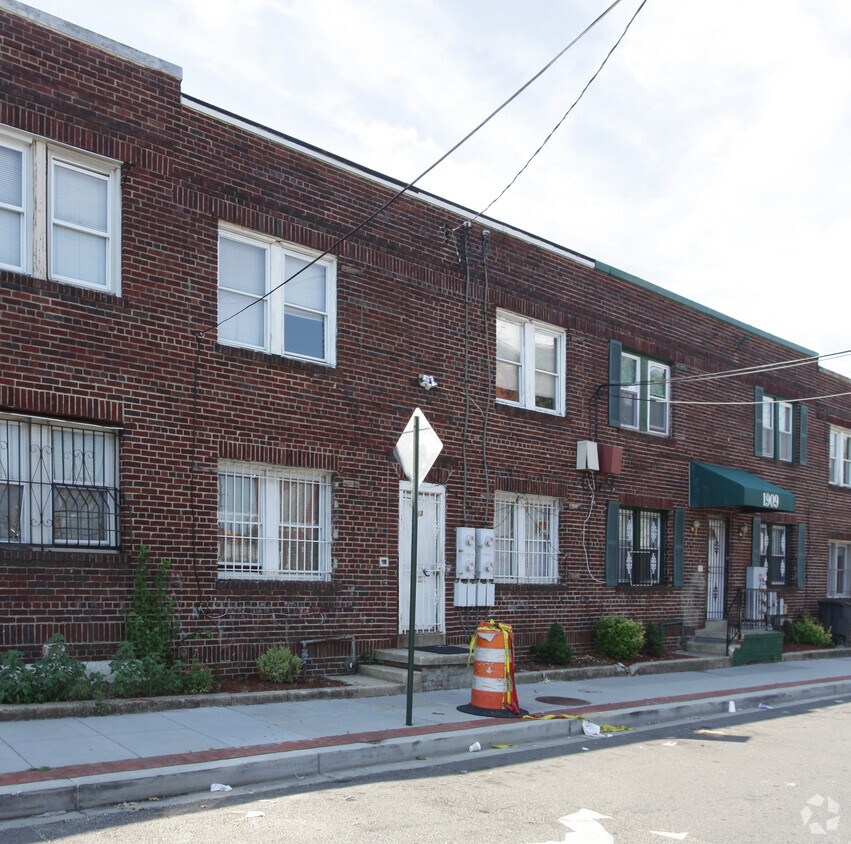Primary Photo - 1913 Gallaudet St NE