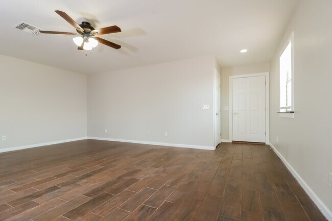 Building Photo - 5285 S Dove Rock