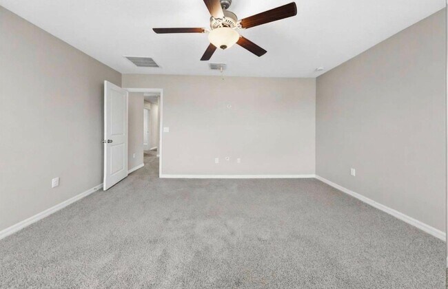 Foto del edificio - 15537 Miller Creek Dr