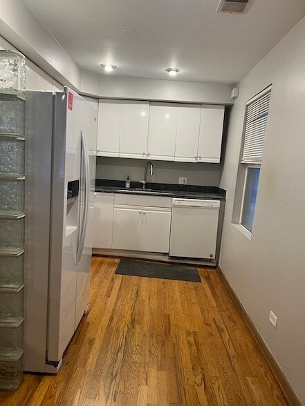 Foto del edificio - 1535 N Leavitt St