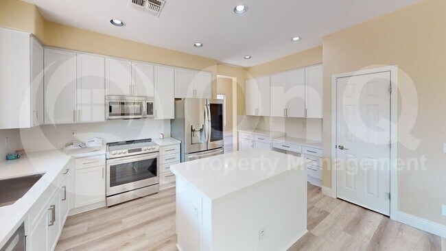 Building Photo - 7732 S La Corta Dr