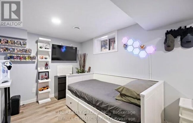 Building Photo - 1200 Kingsholm Dr