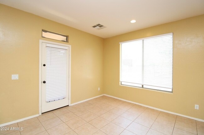 Building Photo - 3074 S Southwind Dr