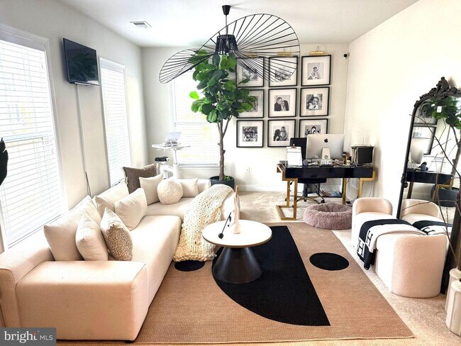 Foto del edificio - 17351 Redshank Rd