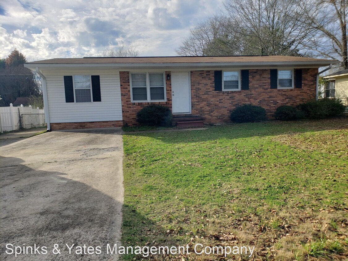 3 br, 1.5 bath House 504 S. 15th Avenue House Rental in AL