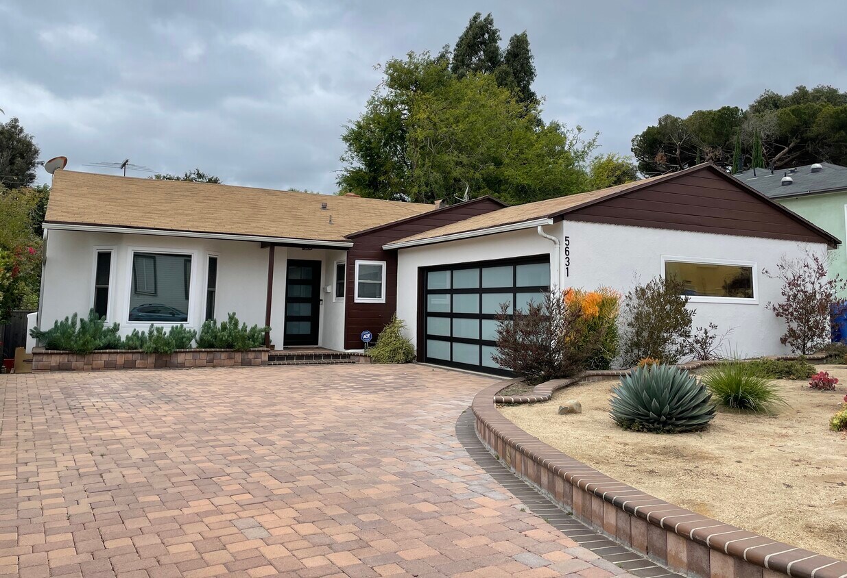 Primary Photo - 5631 Harcross Dr