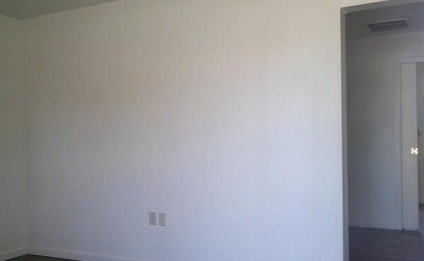 Building Photo - 2750 N Los Altos Ave