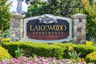 Building Photo - Lakewood Apartments
