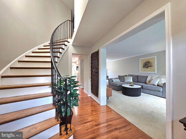 Foto del edificio - 5988 Queenston St