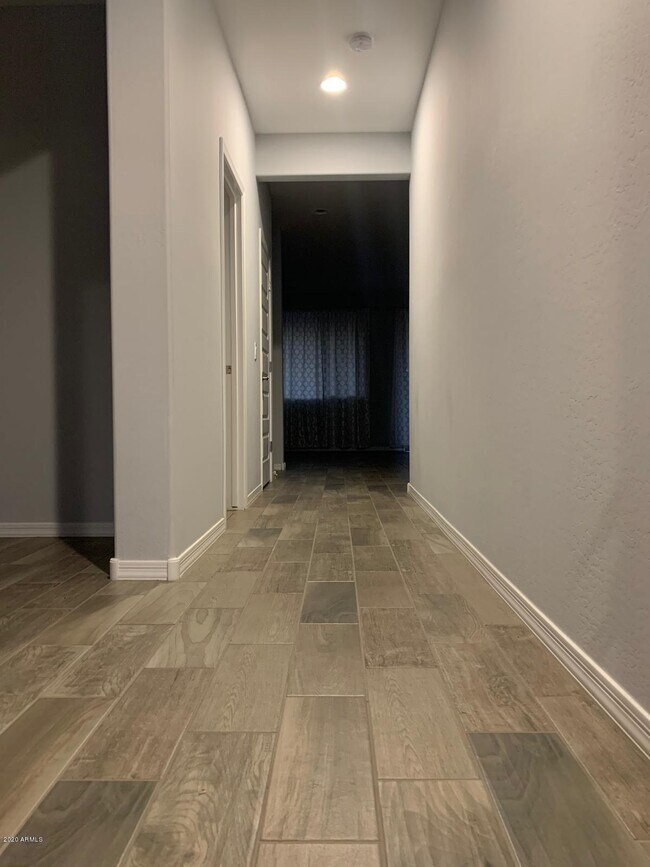 Foto del edificio - 7422 S 28th Pl