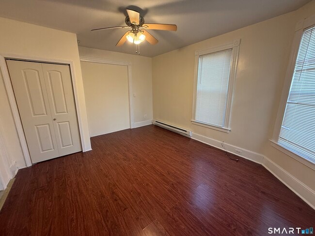 Foto del edificio - 215 Woodlawn Terrace