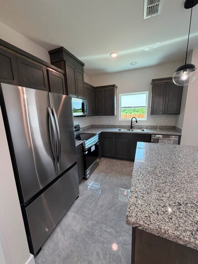 Building Photo - 5214 Anacahuita Dr